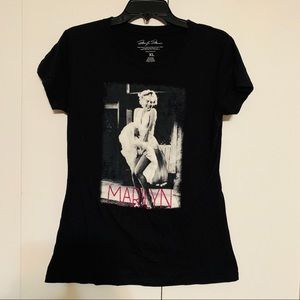 Marilyn Monroe black tee